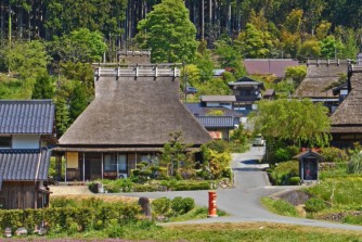 Đắm chìm trong ngôi làng cổ đẹp như tranh vẽ tại Nhật Bản
