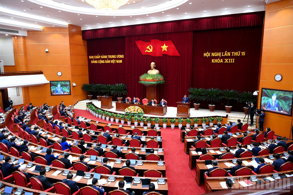 Khai mạc Hội nghị Trung ương 15.