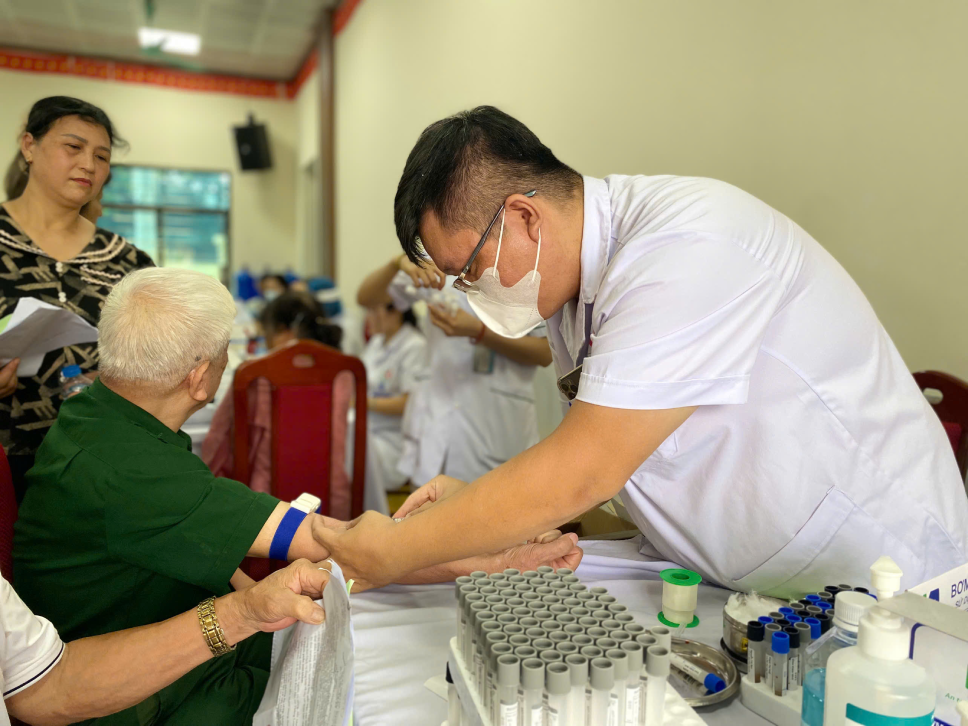 Hà Nội bắt đầu khám sức khỏe miễn phí cho người dân