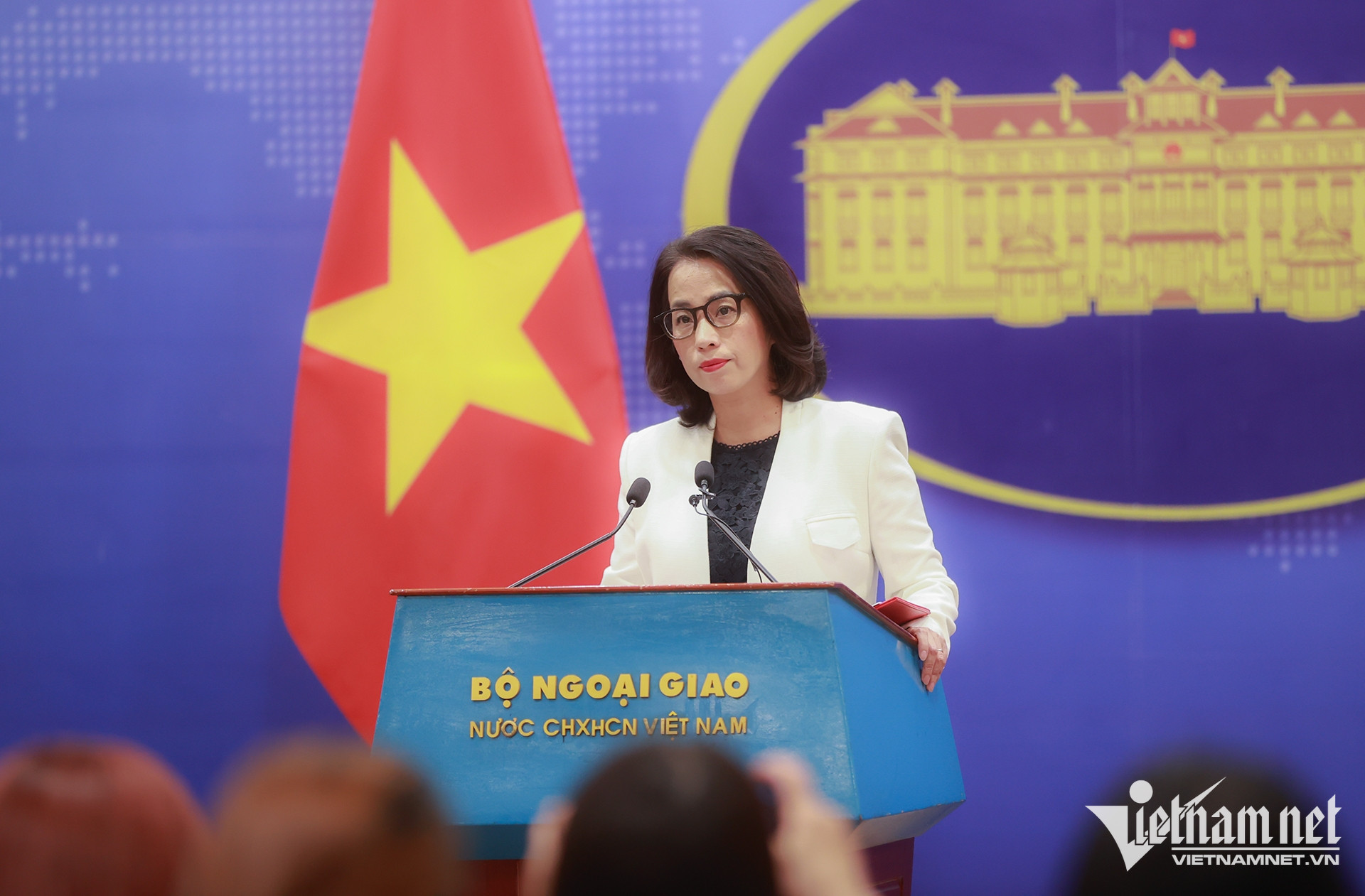 Việt Nam đề nghị Trung Quốc và Philippines kiềm chế ở Biển Đ...