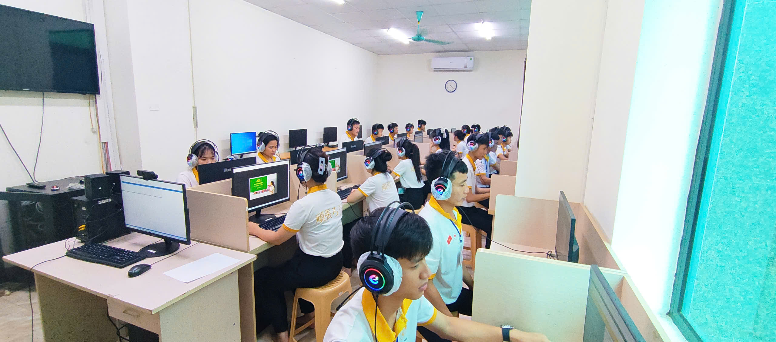 CẬN CẢNH PHÒNG LAB IPM – KHÔNG GIAN LUYỆN JLPT, JFT TRONG TẦM TAY